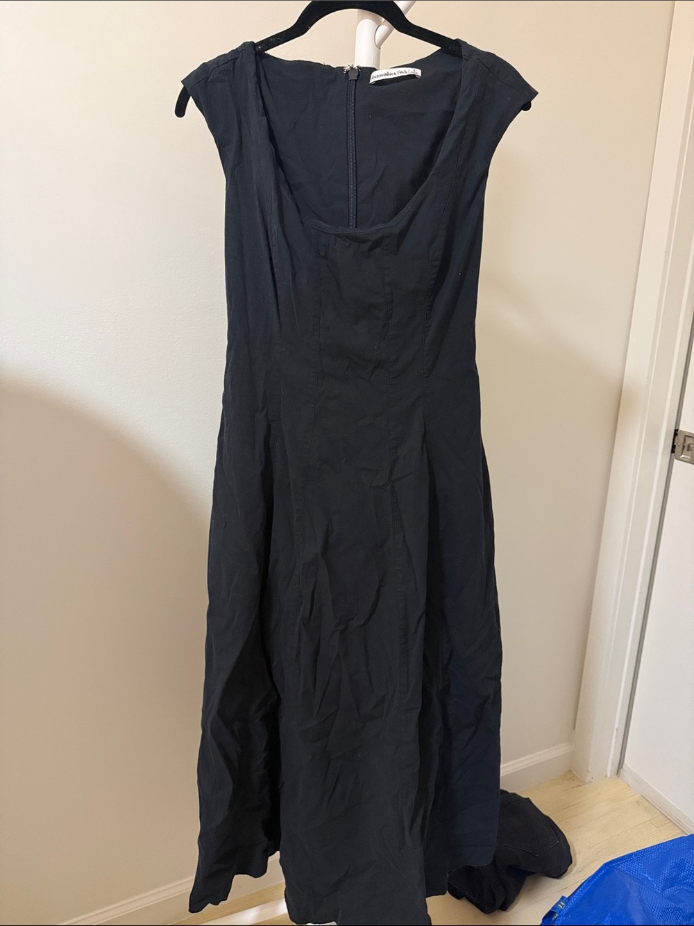 Abercrombie & Fitch Black Scoop-Neck Midi Dress